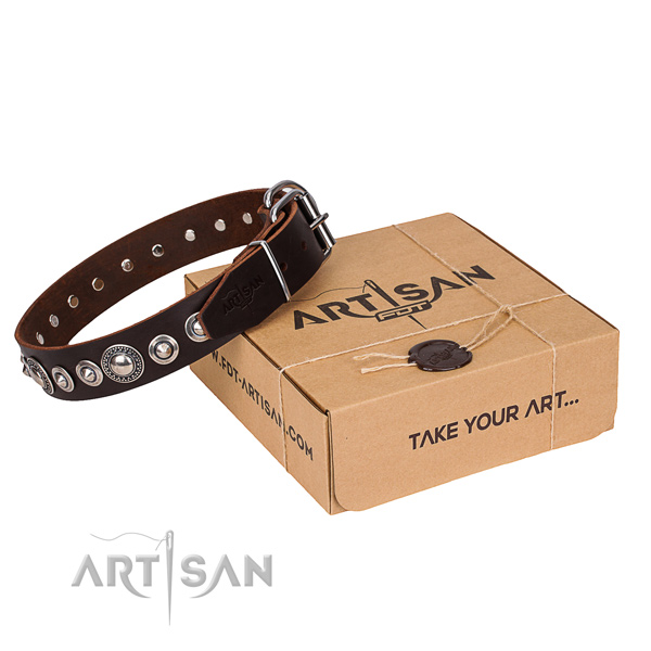 Genuine leather dog collar made of high quality material with rust-proof traditional buckle